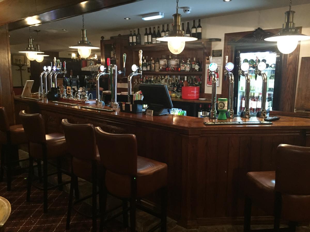 Robin Hood Inn Wall Houses 外观 照片
